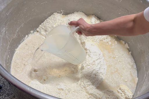 Prečo sa v pekárstve používajú enzýmy? 